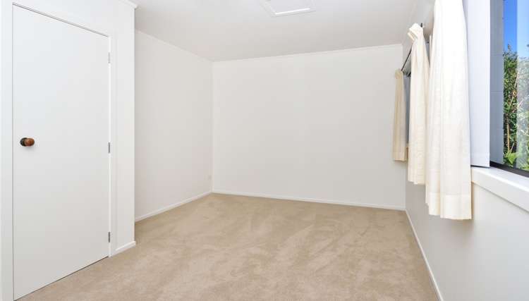 27a Roberts Road Matakatia_15