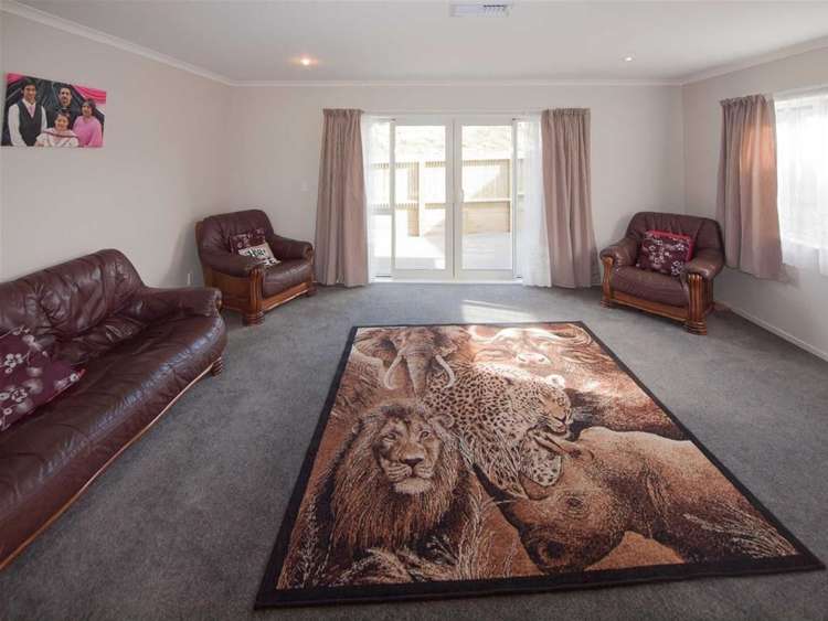 98 Amesbury Drive Churton Park_1