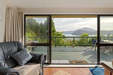 Black Point, Whatanihi._2