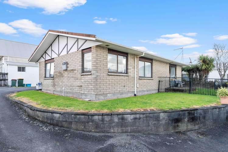 111 + 111A Hine Street New Plymouth_7