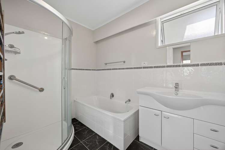 8 Jade Avenue Pakuranga Heights_12