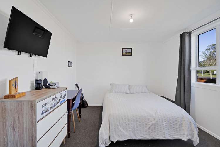 2 Orlando Street Stratford_10