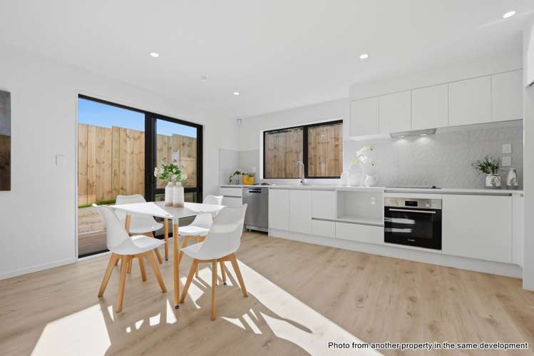 4/3 Gill Avenue Te Atatu Peninsula_7