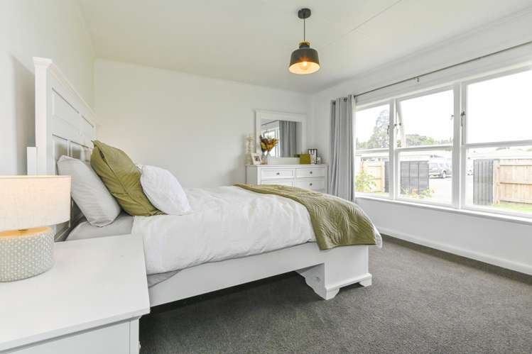 433 Dalcross Street Mayfair_7