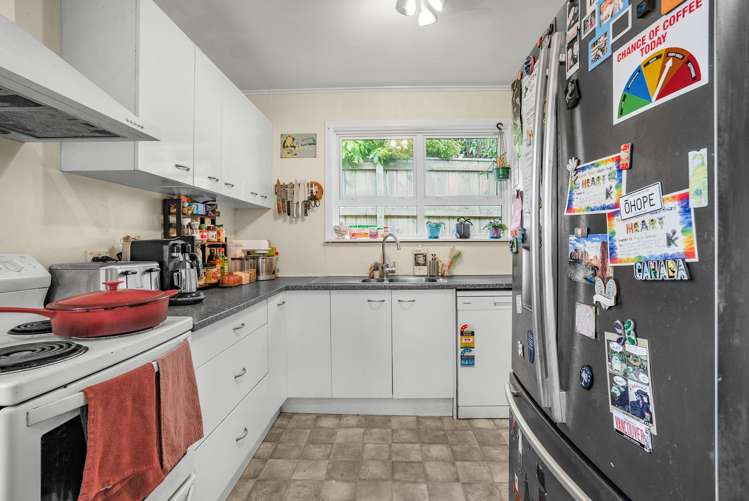 218 Dowse Drive Maungaraki_9