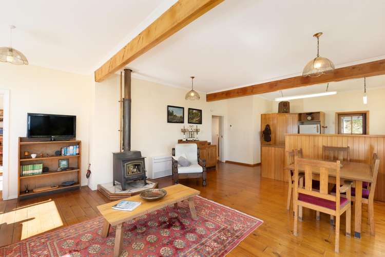 26 Airlie Street Glenduan_11