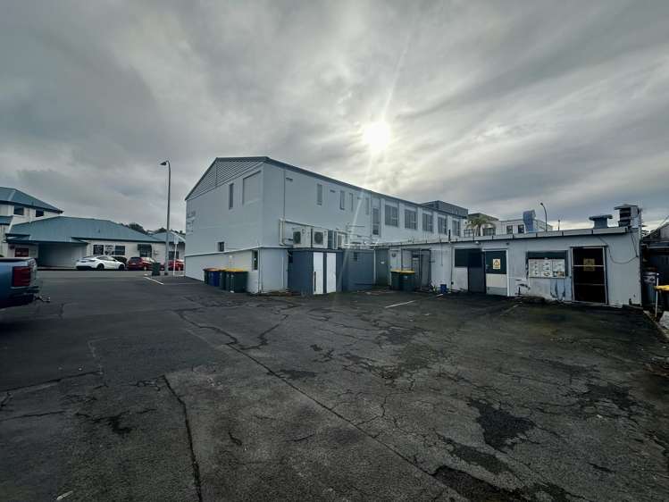 Shop 4/368 Beach Road Mairangi Bay_5