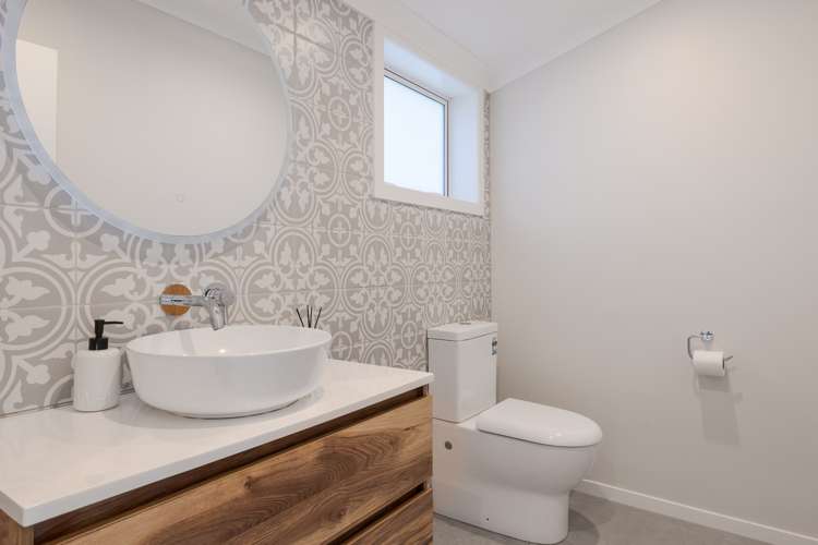 31 Seaview Road Otumoetai_22