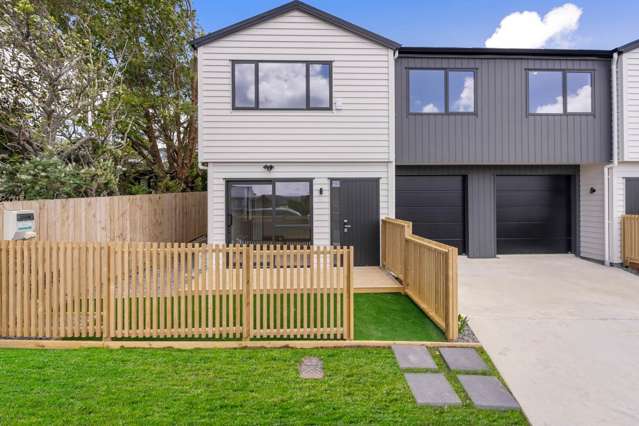 Bright & Chic Duplex by the Park