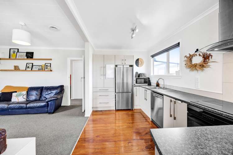 16 Karaka Street Hawera_6