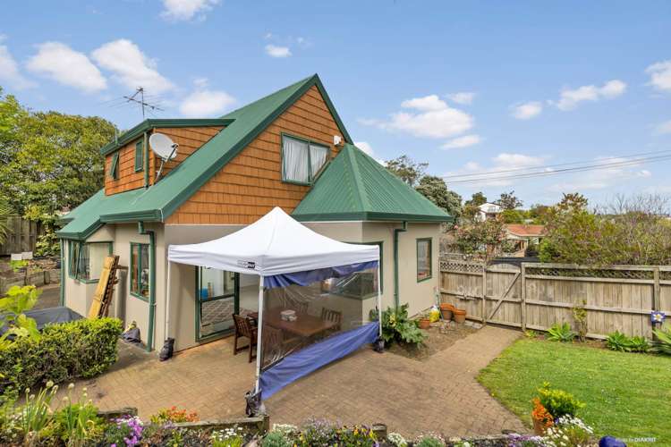 2/4 Bond Crescent Forrest Hill_6