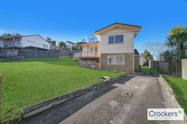 Freshly Refurbished Family Home with Expansive Deck