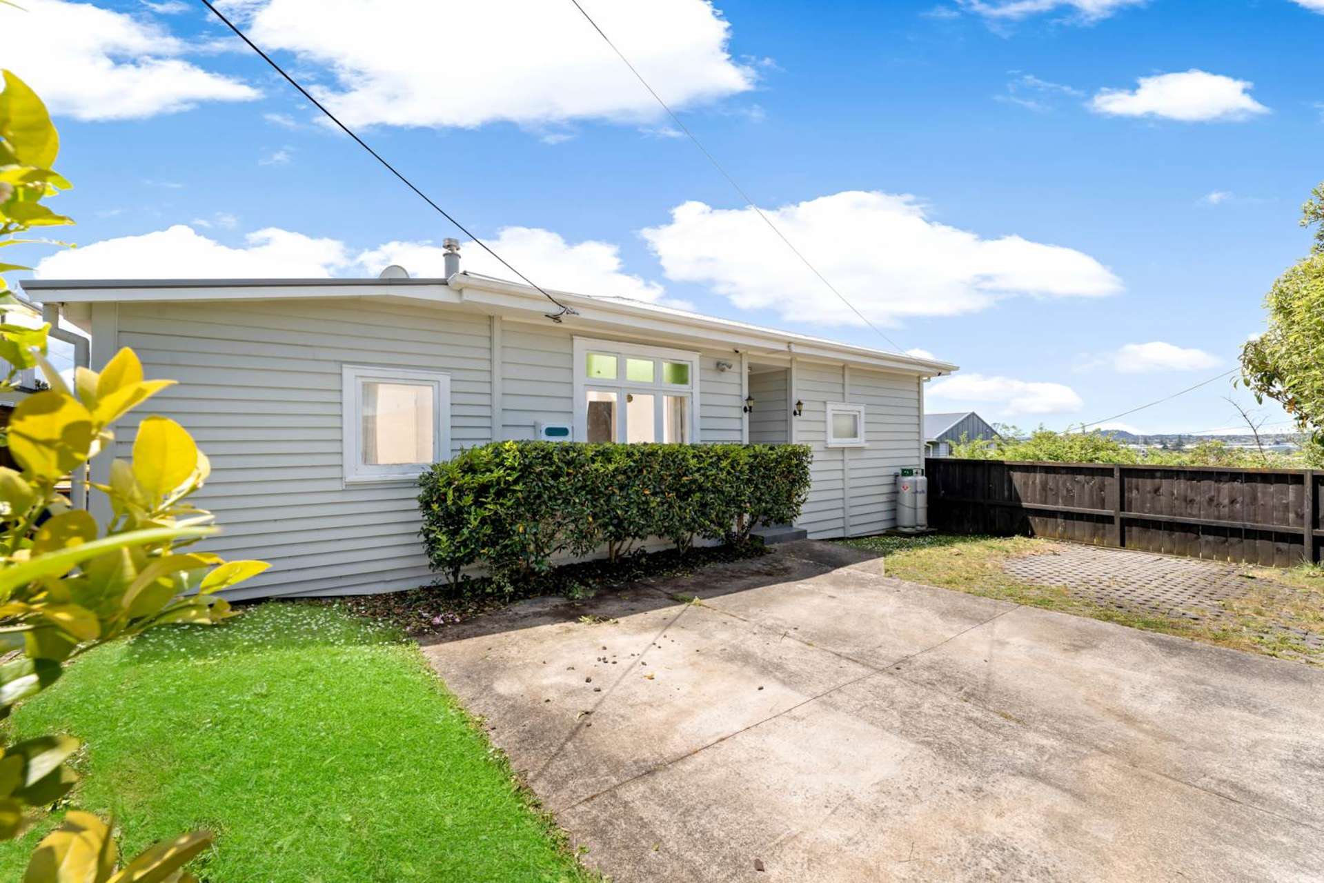 14A Divich Avenue Te Atatu South_0