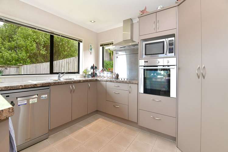 12 Bloomfield Rise Stanmore Bay_6