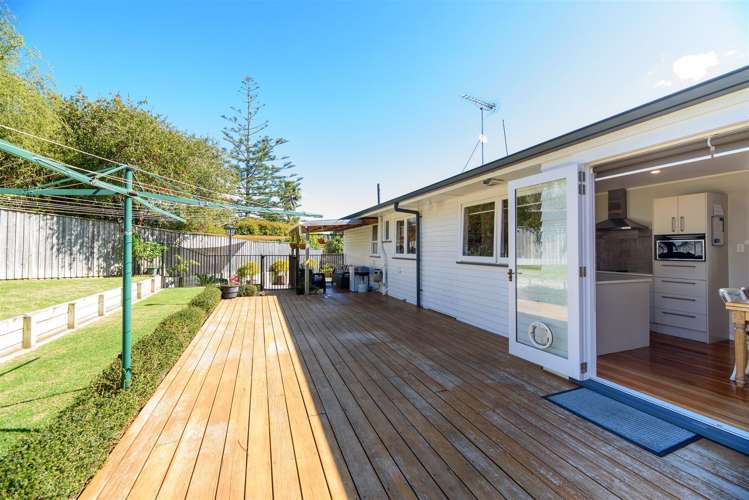 15 Fairdale Place Birkdale_13