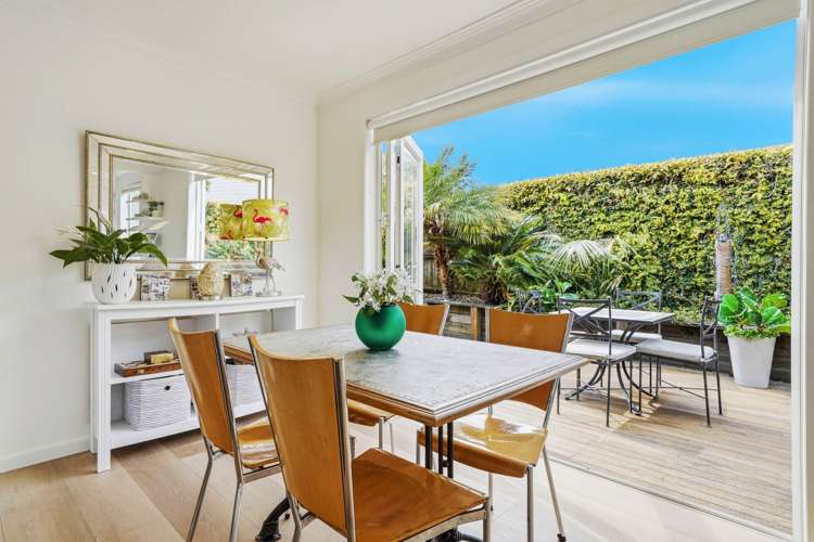 2/12 Philson Terrace Browns Bay_6