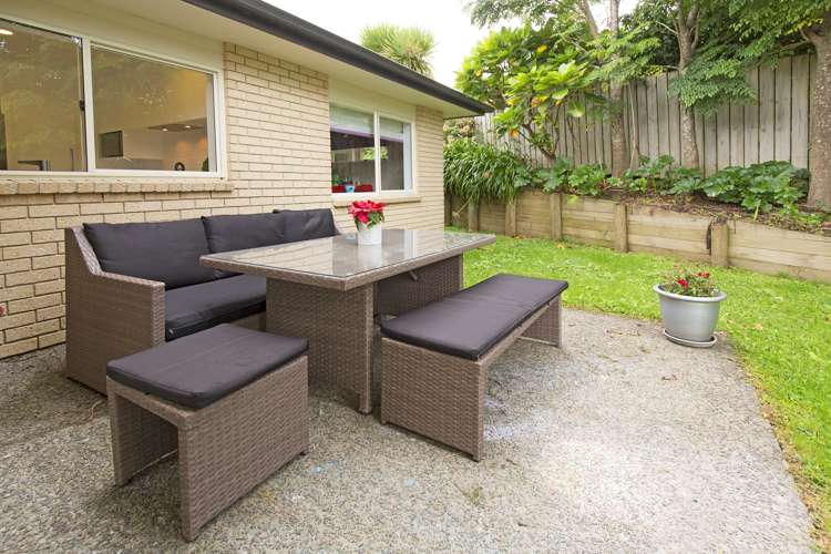 3 Rivervale Grove Stanmore Bay_18