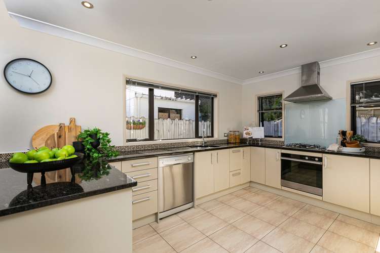 135 Centreway Road Orewa_9