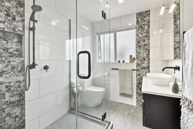 2/50 Cook Street Howick_10