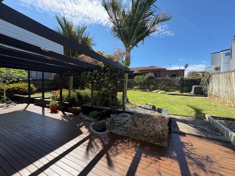 16 Sorrel Crescent Bucklands Beach_21