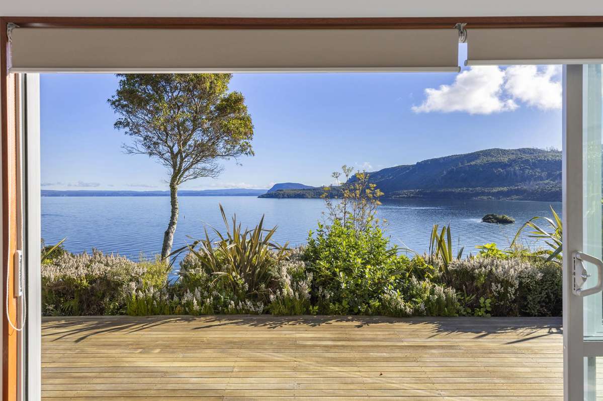 26 Whakamoenga Point_3
