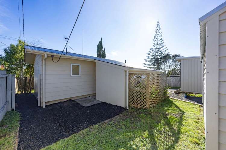 285 Glengarry Road Glen Eden_10