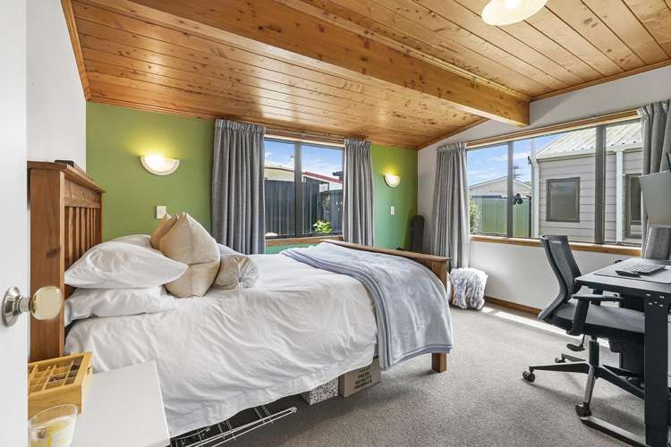 11 Stevenson Place Leamington_11