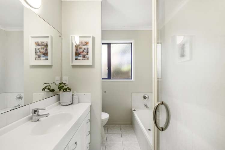 3/1013 Beach Road Torbay_19
