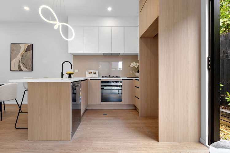 101B & D Gossamer Drive Pakuranga_9