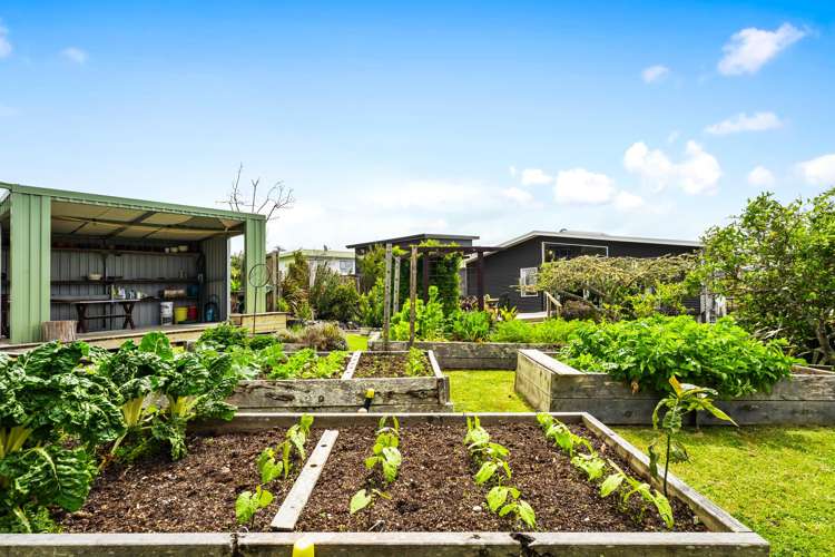 8 Alexander Road Algies Bay_22