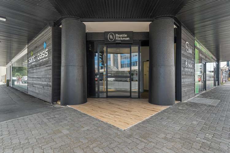 660 Victoria Street Central Hamilton Central_1