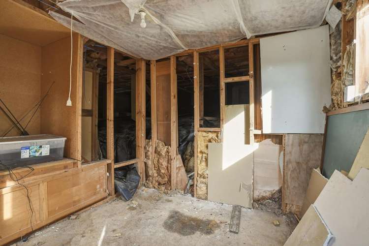 27 Sidey Street Calton Hill_17