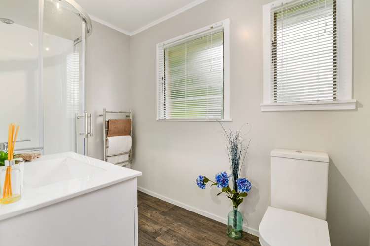 166 Clayton Road Mangakakahi_6