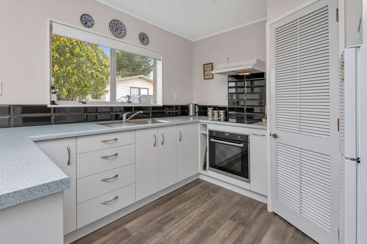 2/16 Cypress Gardens Place_2