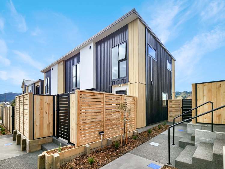 6/7 Wainuiomata Road_0