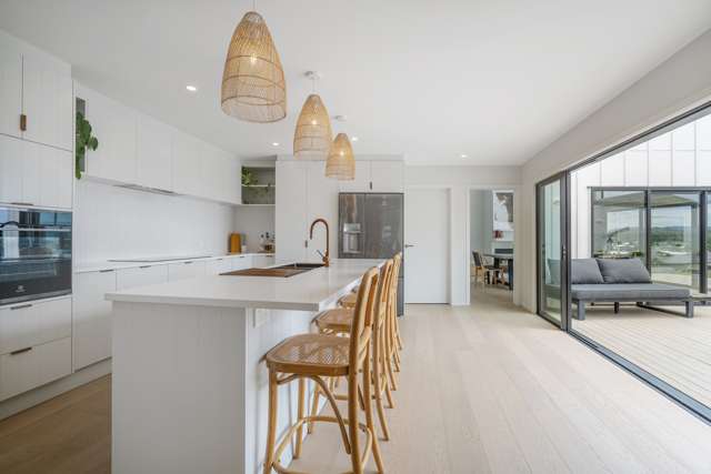 5 Joyce Harsant Place Cooks Beach_4