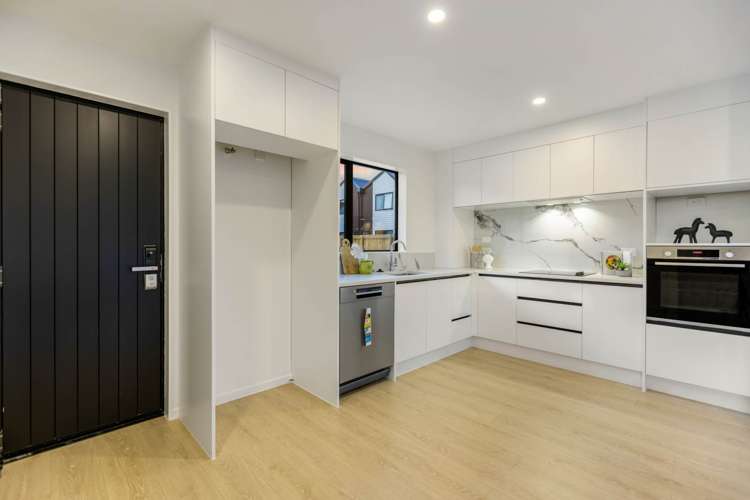 1/135 Lancaster Road Beach Haven_10