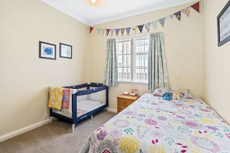 32 Bentinck Avenue Strathmore Park_9