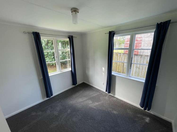 6 8 & 8A Huxley Place_19