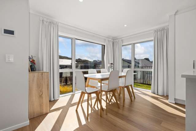 8 Hokioi Drive Kenepuru_4