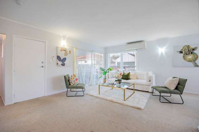 2/6 Northcote Road Takapuna_4