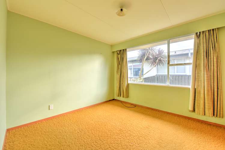 6 Dale Crescent Gore Surrounds_12