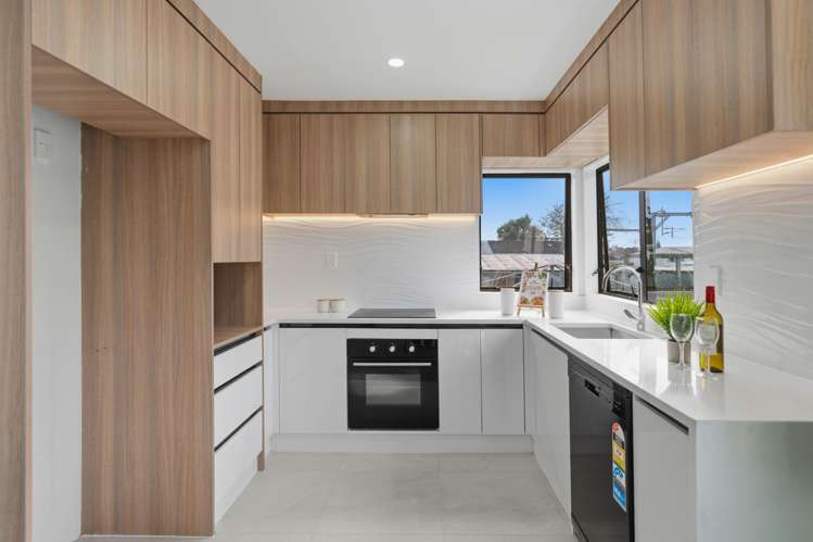 2/80 Kenderdine Road_2