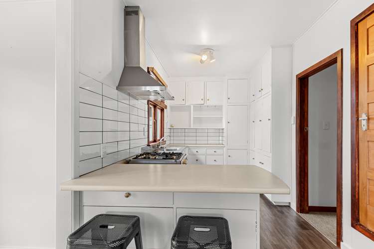 141 Seaview Road Westown_1