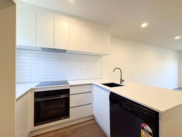 2/12 Molley Green Place 10044_3
