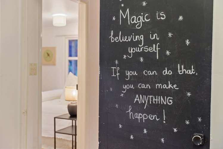 42 Field Way Waikanae Beach_11