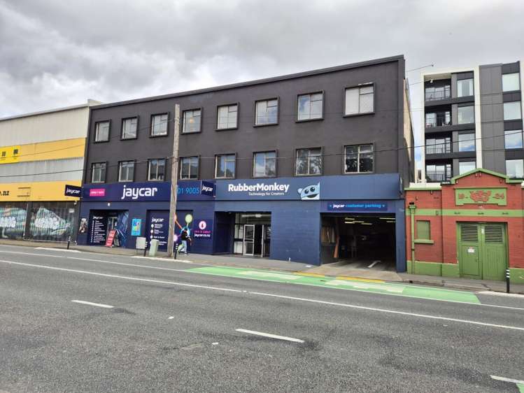 76 Adelaide Road_0