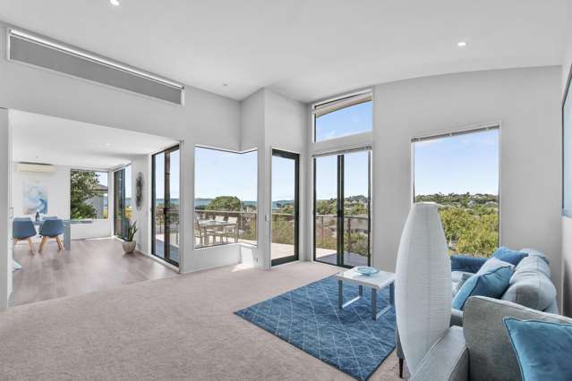 Panoramic views, privacy & lift-connected living