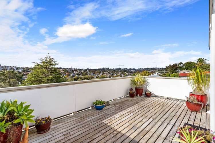 42a Target Road Totara Vale_14