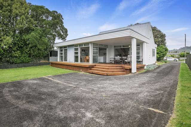 Charming Waihi Beach Retreat